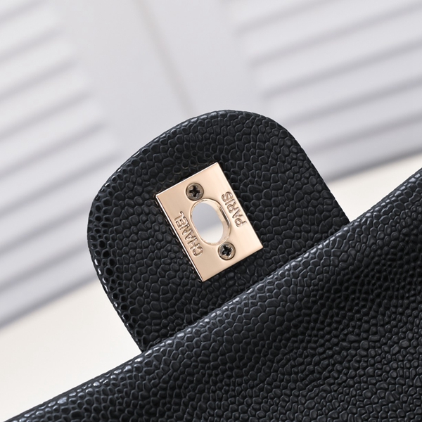 シャネルバッグ角部分ディテール